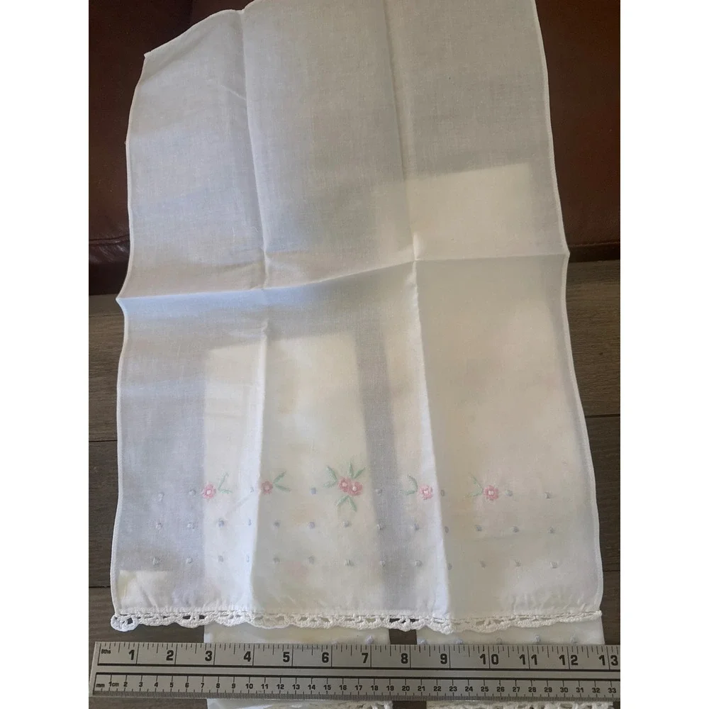 Vintage Style White Cotton Floral Embroidered Hand Towels Crochet Lace Set of 4